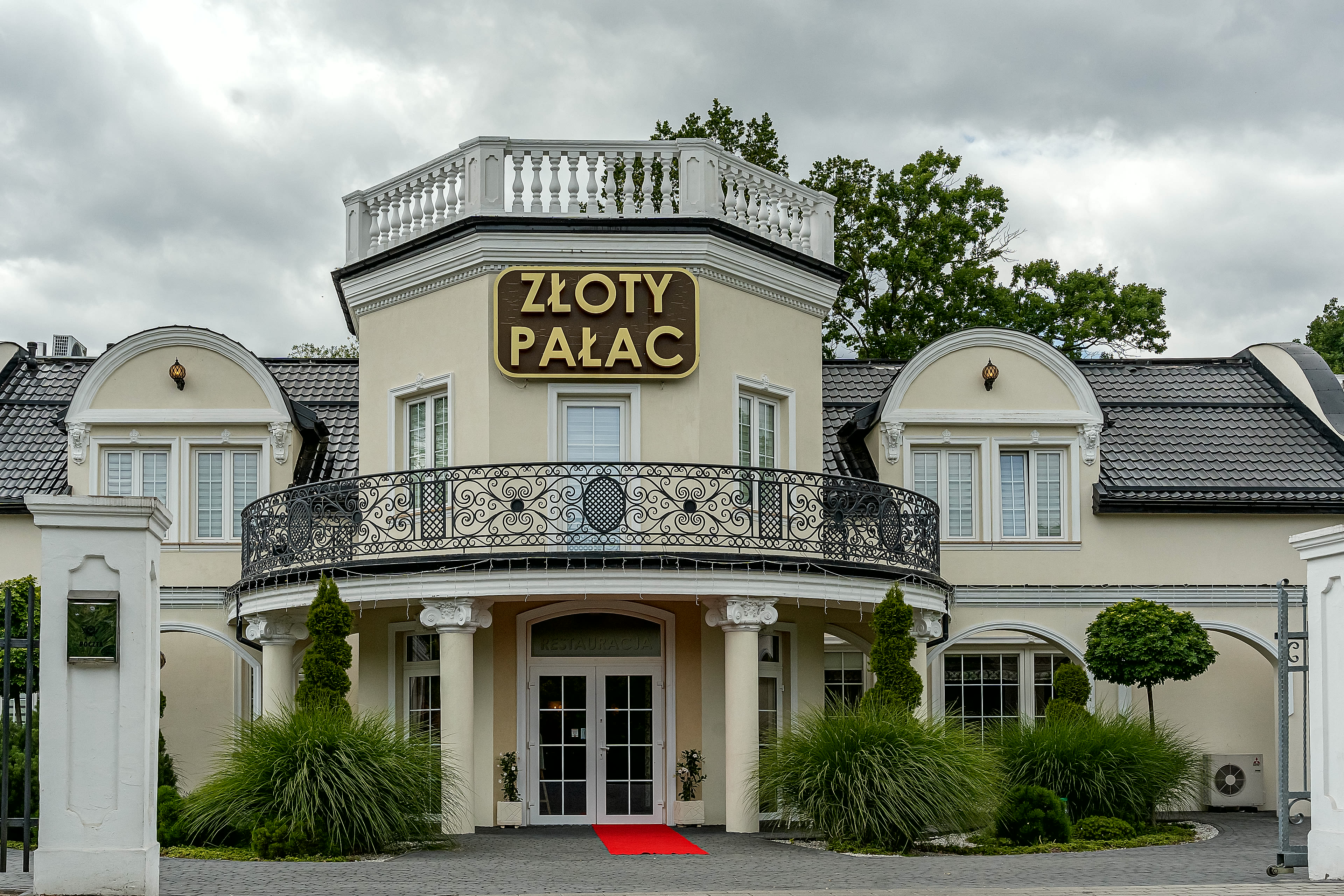 Złoty Pałac – widok z zewnątrz