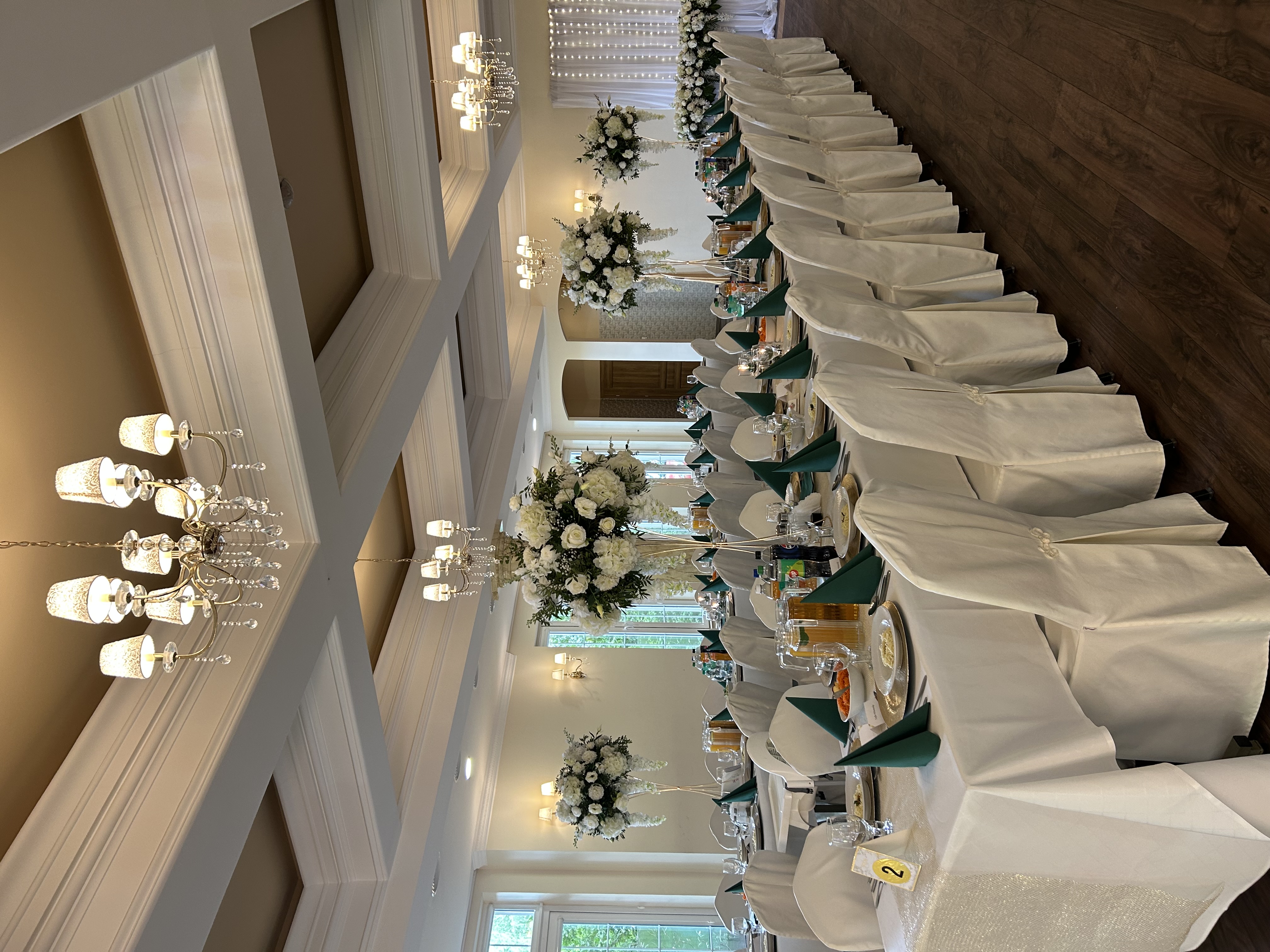 Sala Złota z oświetleniem sufitowym