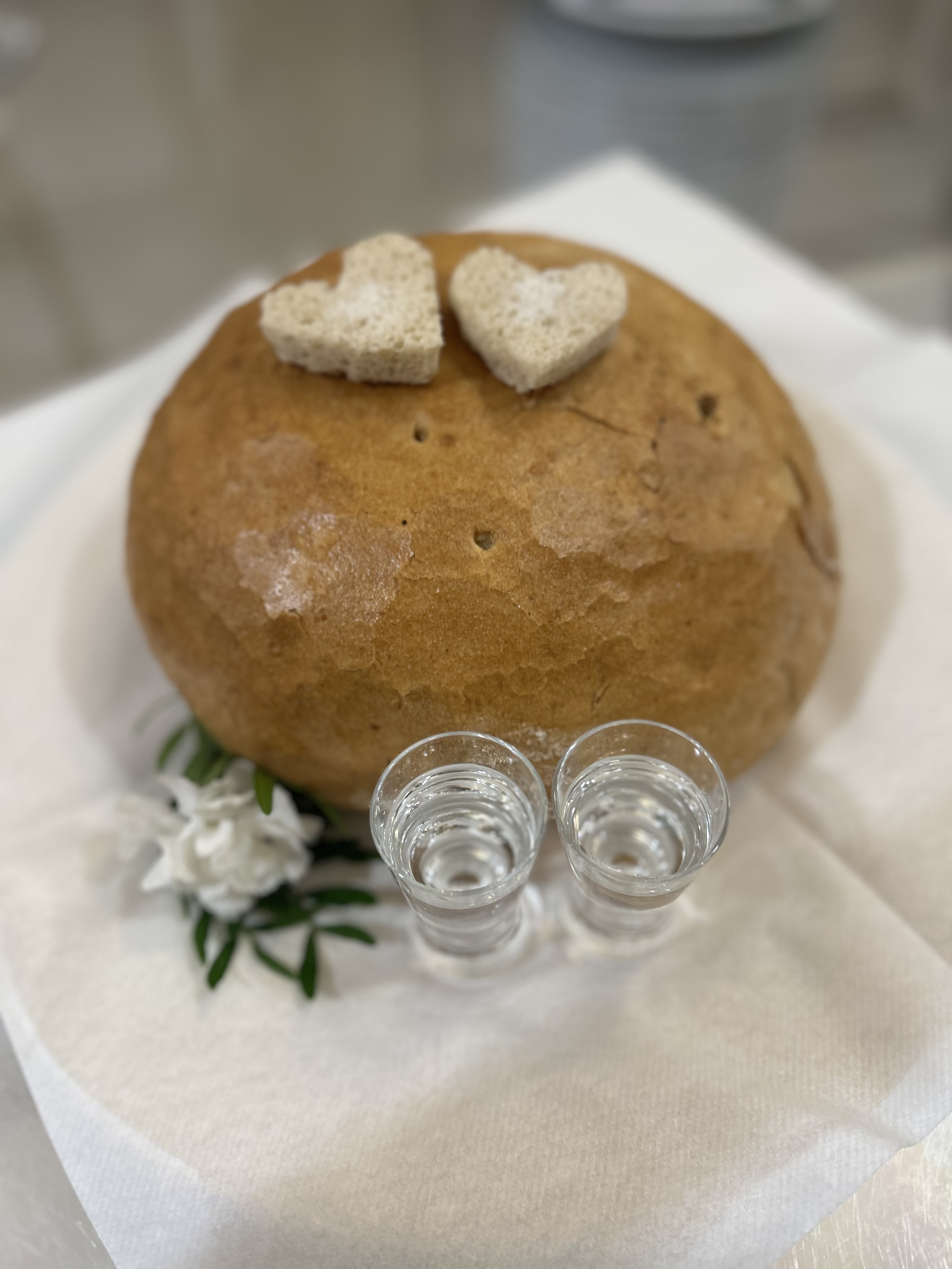 Wnętrze Sali Złotej z perspektywy gościa