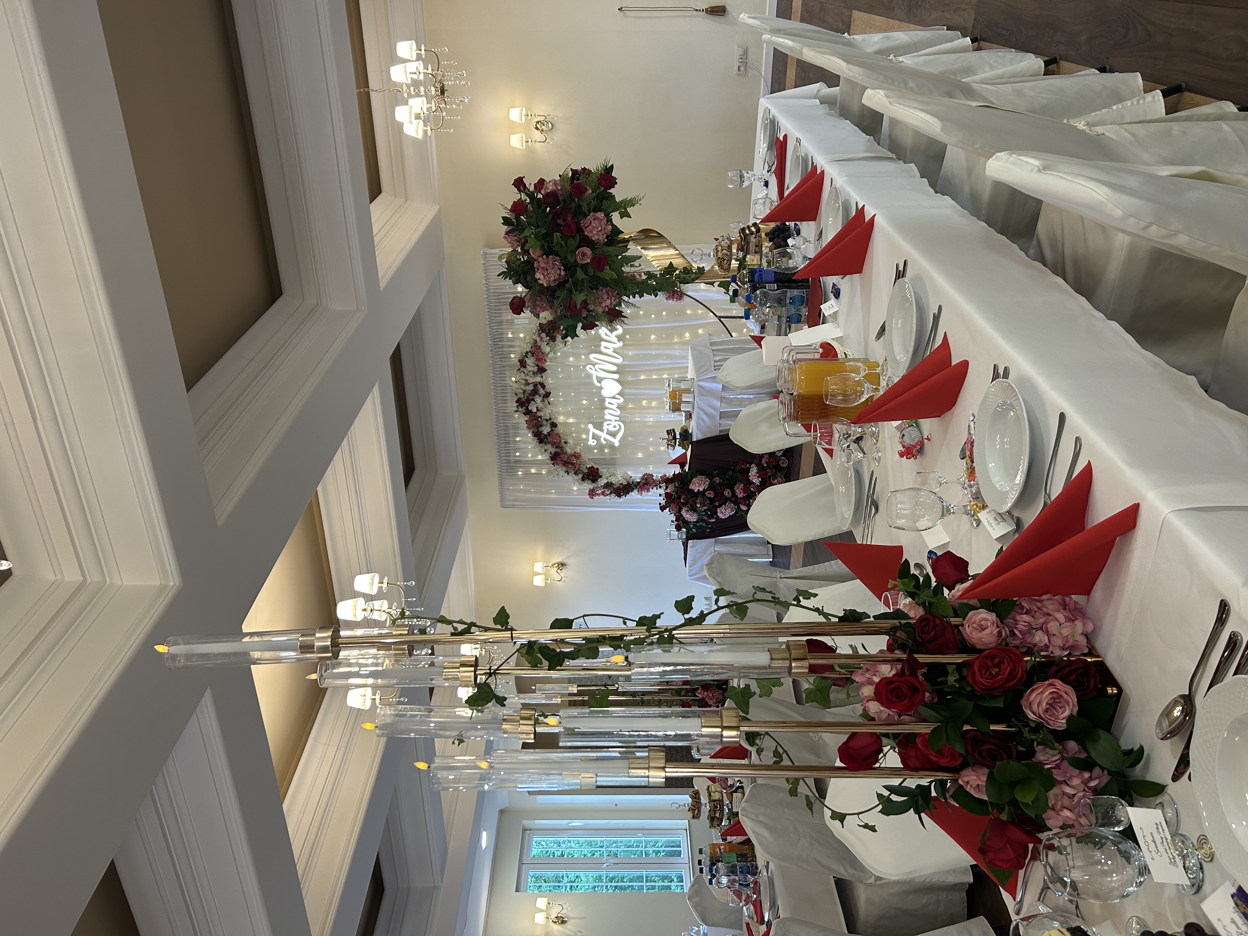 Uroczyste nakrycie stołów